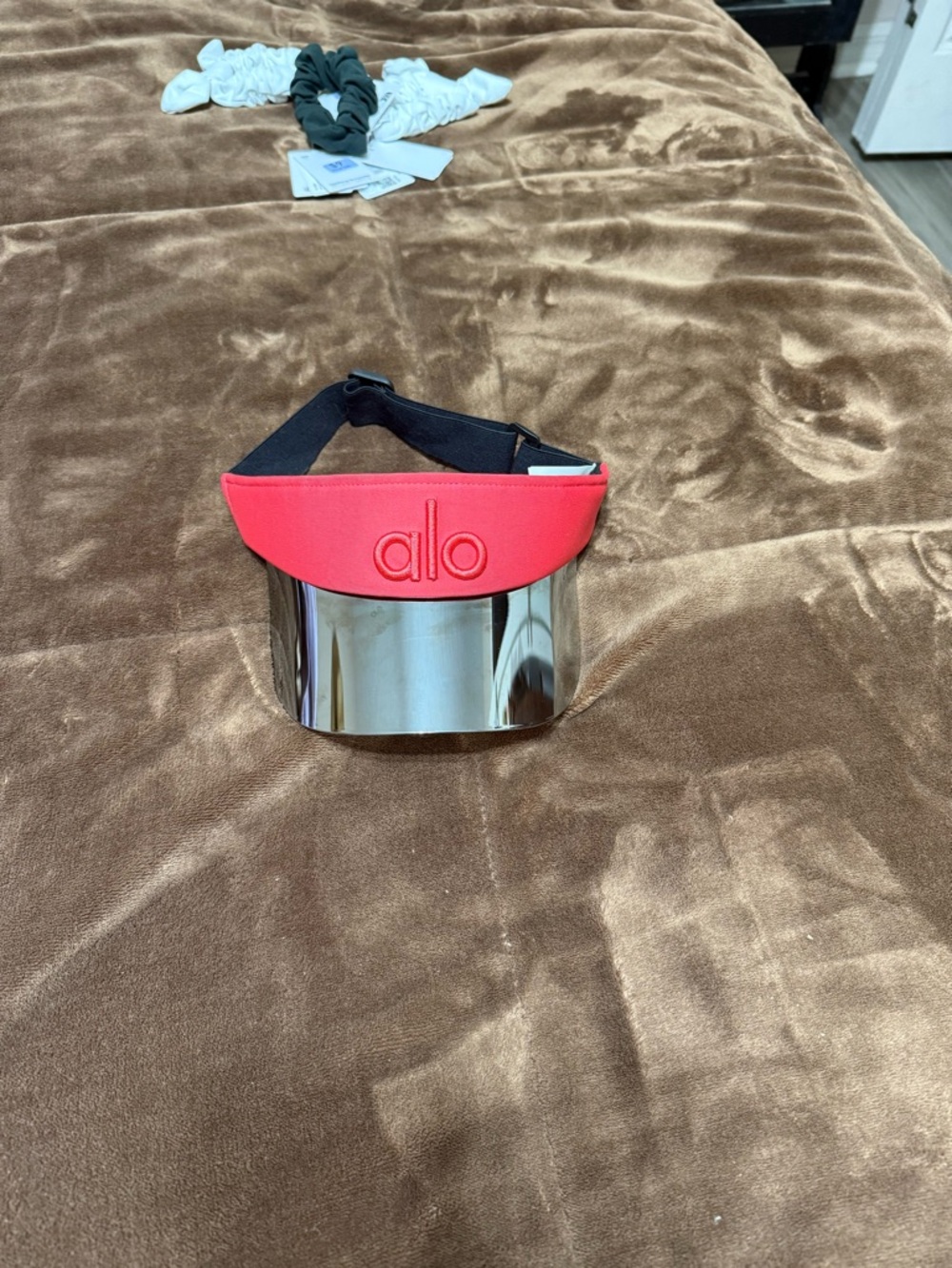 ALO Yoga Red and Black Visor with Embossed Logo - Picture 3 of 9